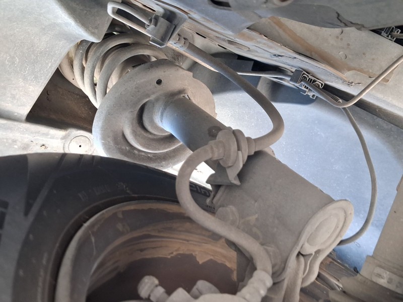 Recambio de amortiguador delantero derecho para renault express furgoneta/monovolumen 1.5 blue dci 75 (f6aa) referencia OEM IAM 