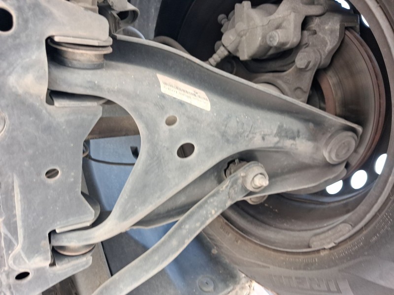 Recambio de brazo suspension inferior delantero izquierdo para renault express furgoneta/monovolumen 1.5 blue dci 75 (f6aa) refe