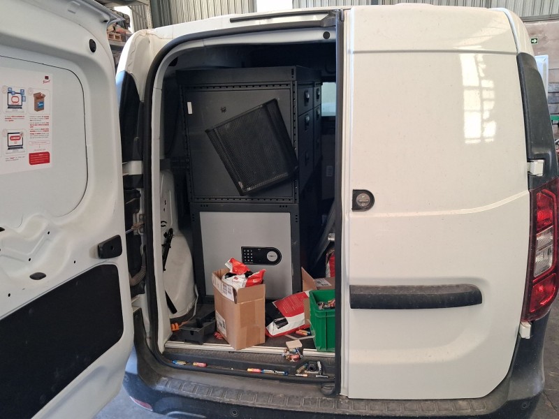 Recambio de puerta trasera derecha carga para renault express furgoneta/monovolumen 1.5 blue dci 75 (f6aa) referencia OEM IAM 90