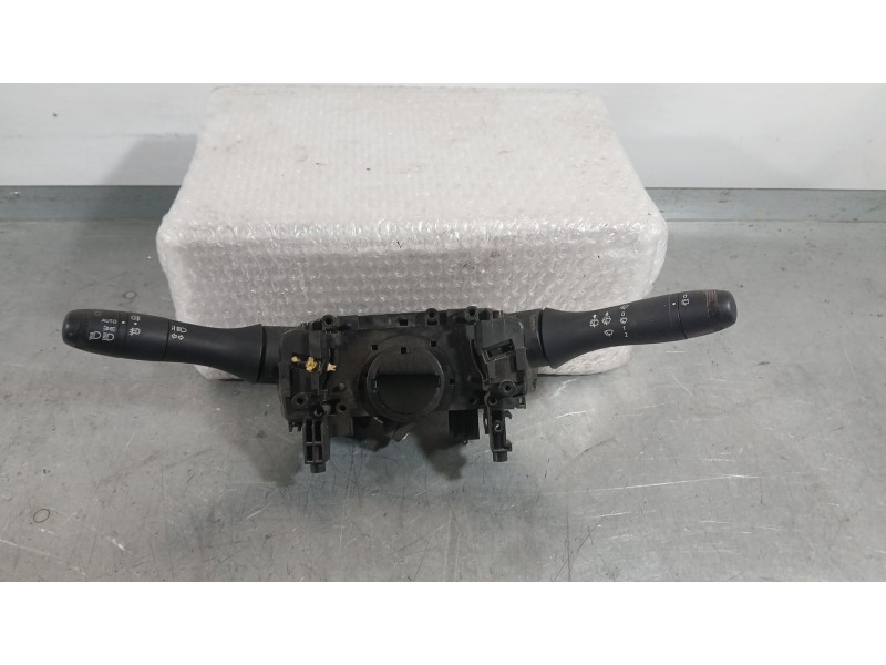 Recambio de mando luces y limpia para dacia duster (hm_) 1.5 dci 115 4x4 (hmad) referencia OEM IAM 255672798R  