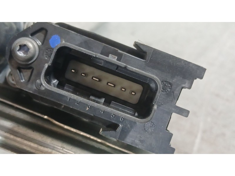 Recambio de elevalunas delantero izquierdo para dacia duster (hm_) 1.5 dci 115 4x4 (hmad) referencia OEM IAM 807217664R  