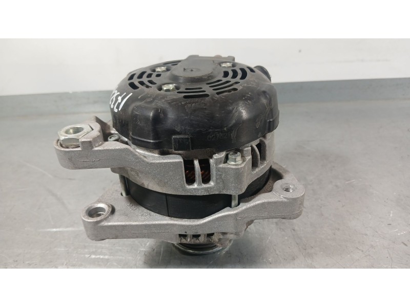 Recambio de alternador para toyota auris (_e18_) 1.4 d-4d (nde180_) referencia OEM IAM 270600N100 DENSO 3111552140
