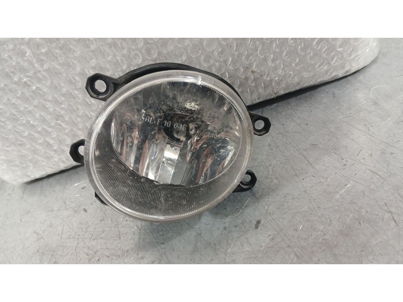 Recambio de faro antiniebla izquierdo para toyota auris (_e18_) 1.4 d-4d (nde180_) referencia OEM IAM 8122002110  