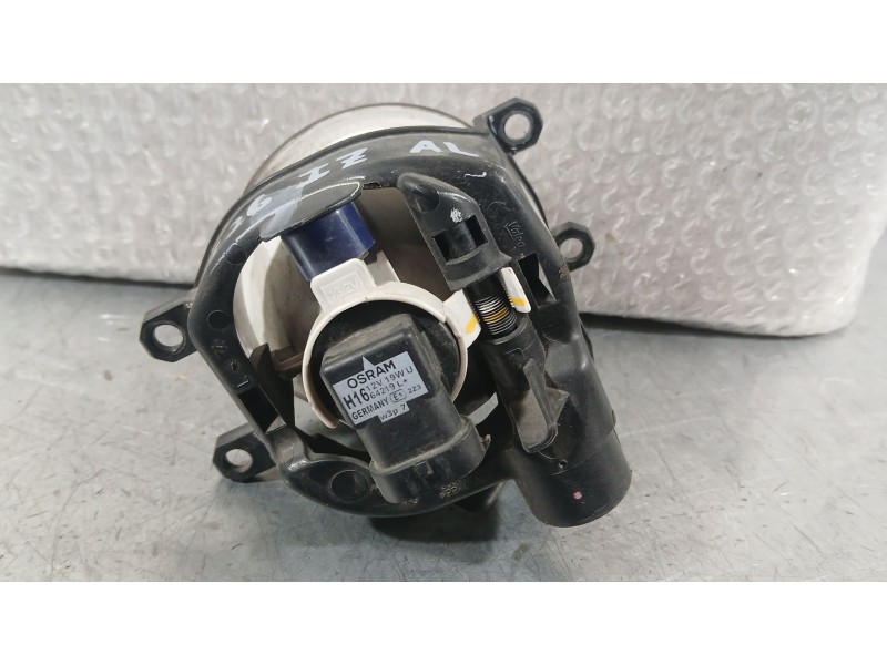Recambio de faro antiniebla izquierdo para toyota auris (_e18_) 1.4 d-4d (nde180_) referencia OEM IAM 8122002110  