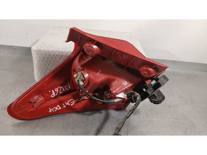 Recambio de piloto trasero derecho exterior para toyota auris (_e18_) 1.4 d-4d (nde180_) referencia OEM IAM 8155102740  