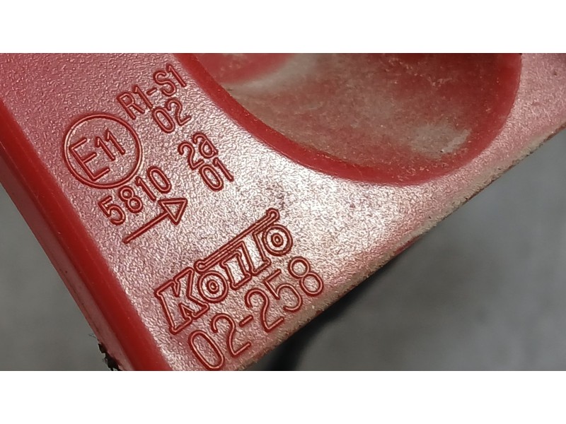Recambio de piloto trasero derecho exterior para toyota auris (_e18_) 1.4 d-4d (nde180_) referencia OEM IAM 8155102740  