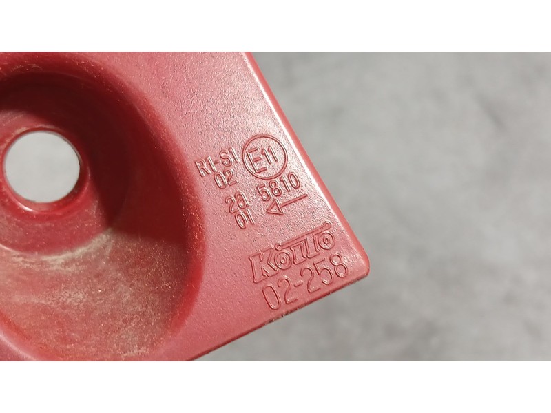 Recambio de piloto trasero izquierdo exterior para toyota auris (_e18_) 1.4 d-4d (nde180_) referencia OEM IAM 8156102740  