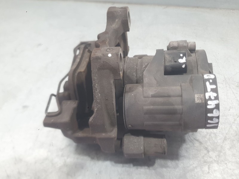 Recambio de pinza freno trasera derecha para audi a3 sportback (8va, 8vf) 1.6 tdi referencia OEM IAM 8V0615424F  
