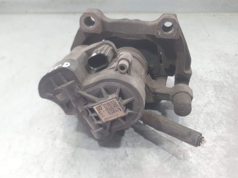 Recambio de pinza freno trasera derecha para audi a3 sportback (8va, 8vf) 1.6 tdi referencia OEM IAM 8V0615424F  
