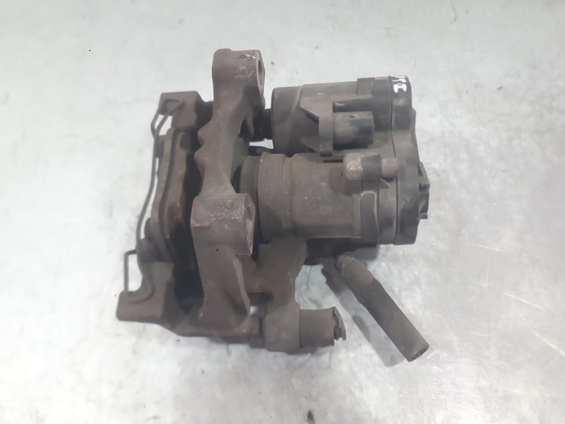 Recambio de pinza freno trasera izquierda para audi a3 sportback (8va, 8vf) 1.6 tdi referencia OEM IAM 8V0615423F  