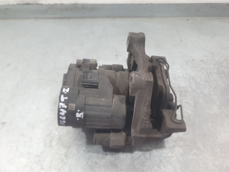 Recambio de pinza freno trasera izquierda para audi a3 sportback (8va, 8vf) 1.6 tdi referencia OEM IAM 8V0615423F  
