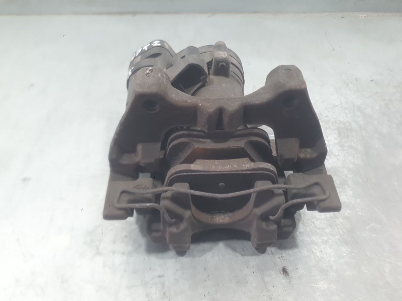 Recambio de pinza freno trasera izquierda para audi a3 sportback (8va, 8vf) 1.6 tdi referencia OEM IAM 8V0615423F  