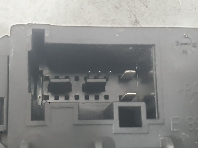 Recambio de elevalunas delantero derecho para volkswagen polo v (6r1, 6c1) 1.2 referencia OEM IAM 6R4837462N  
