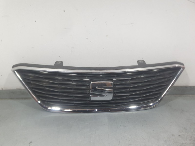 Recambio de rejilla delantera para seat ibiza iv (6j5, 6p1) 1.2 tsi referencia OEM IAM 6J0853654G9B9  
