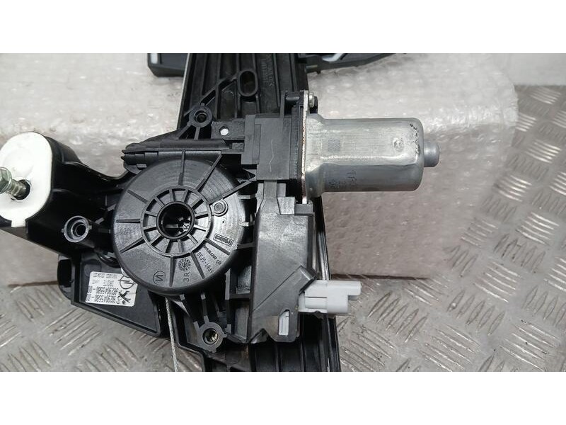 Recambio de elevalunas trasero derecho para peugeot 208 (p2) active pack referencia OEM IAM 9829045580 ELECTRICO 6 PINS 