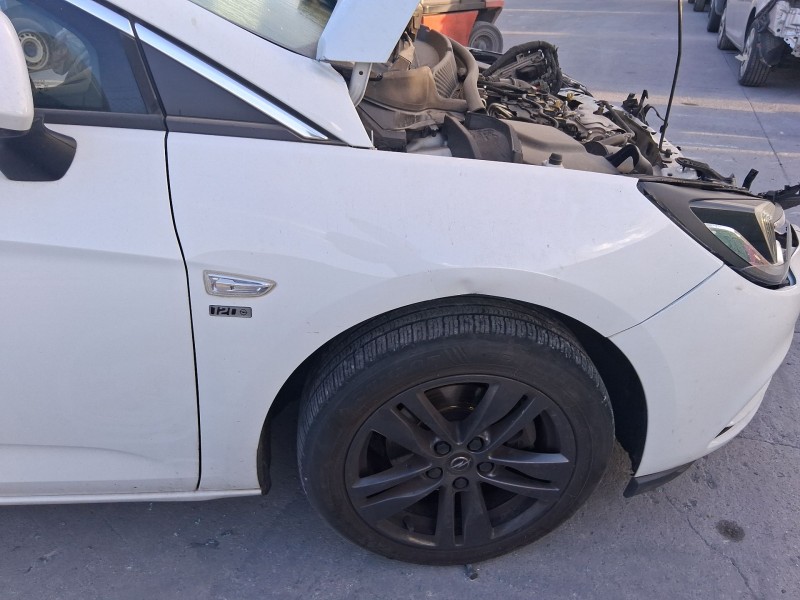 Recambio de aleta delantera derecha para opel astra k (b16) 1.6 cdti (68) referencia OEM IAM 39011391 TOCADA 