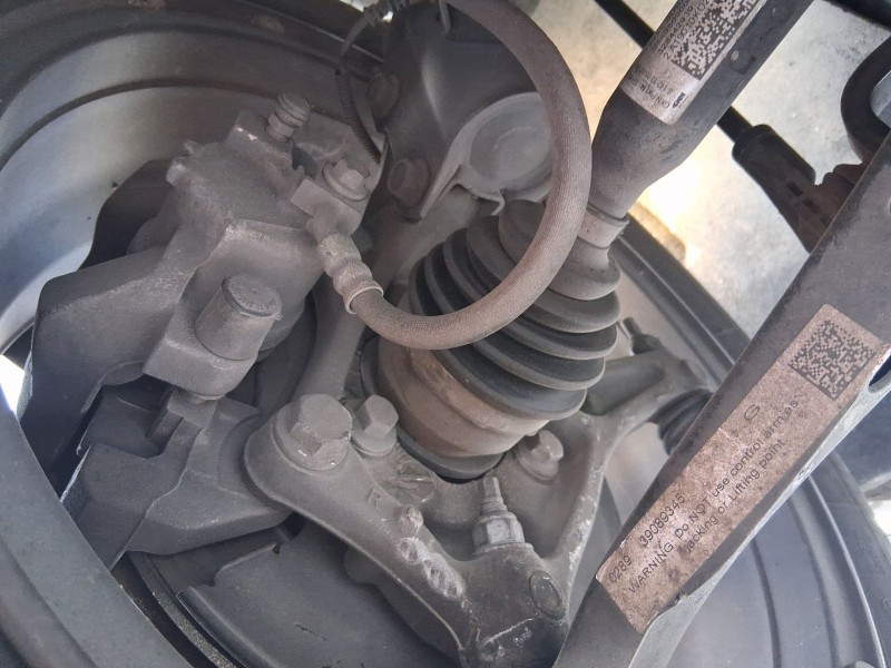 Recambio de mangueta delantera derecha para opel astra k (b16) 1.6 cdti (68) referencia OEM IAM 39030300  