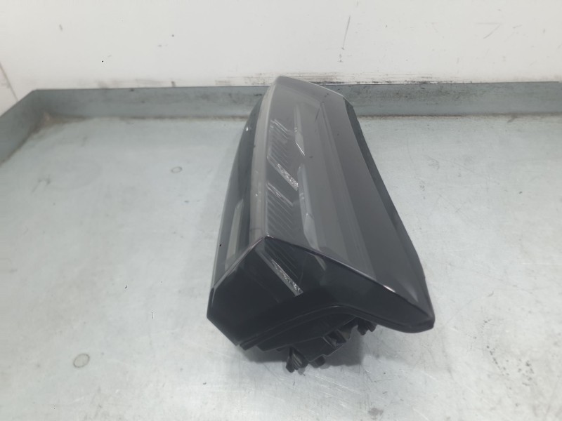 Recambio de piloto trasero derecho interior para peugeot 2008 ii (ud_, us_, uy_, uj_, ur_, uc_) 1.2 puretech 130 referencia OEM 