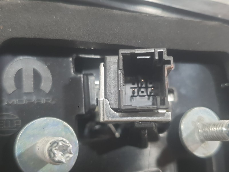 Recambio de piloto trasero derecho interior para peugeot 2008 ii (ud_, us_, uy_, uj_, ur_, uc_) 1.2 puretech 130 referencia OEM 