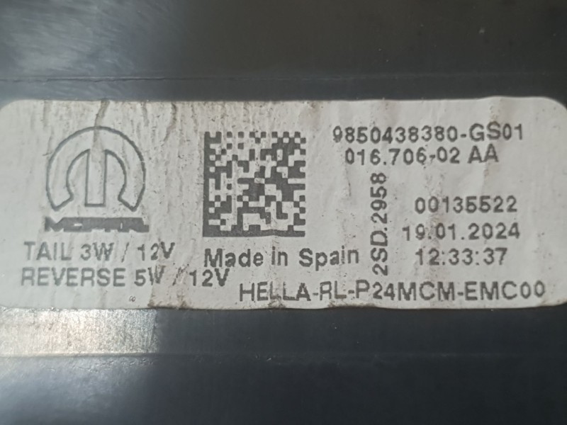 Recambio de piloto trasero derecho interior para peugeot 2008 ii (ud_, us_, uy_, uj_, ur_, uc_) 1.2 puretech 130 referencia OEM 