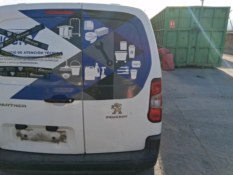 Recambio de puerta trasera derecha carga para peugeot partner furgoneta/monovolumen (k9) 1.5 bluehdi 100 referencia OEM IAM 9820