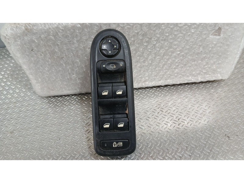 Recambio de mando elevalunas delantero izquierdo para peugeot 308 i (4a_, 4c_) 1.6 16v referencia OEM IAM 649028 C/MANDO RETROVI