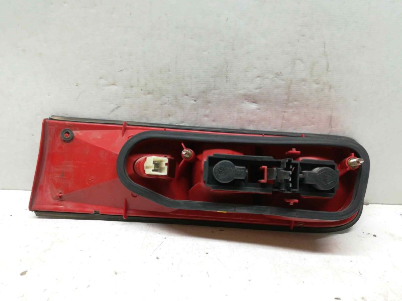 Recambio de piloto trasero derecho para renault safrane (b54) 2.1 turbodiesel referencia OEM IAM   INTERIOR