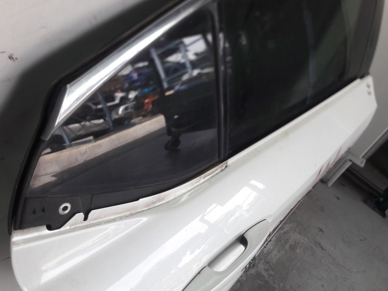 Recambio de puerta trasera derecha para lexus es 300h referencia OEM IAM 6700333301 SIN LAMELUNAS 