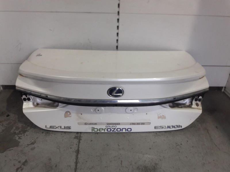 Recambio de tapa maletero para lexus es 300h referencia OEM IAM 6440133870  