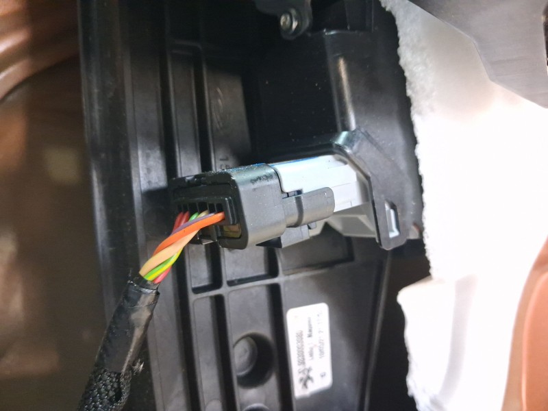 Recambio de elevalunas trasero izquierdo para peugeot 2008 ii (ud_, us_, uy_, uj_, ur_, uc_) 1.2 puretech 130 referencia OEM IAM