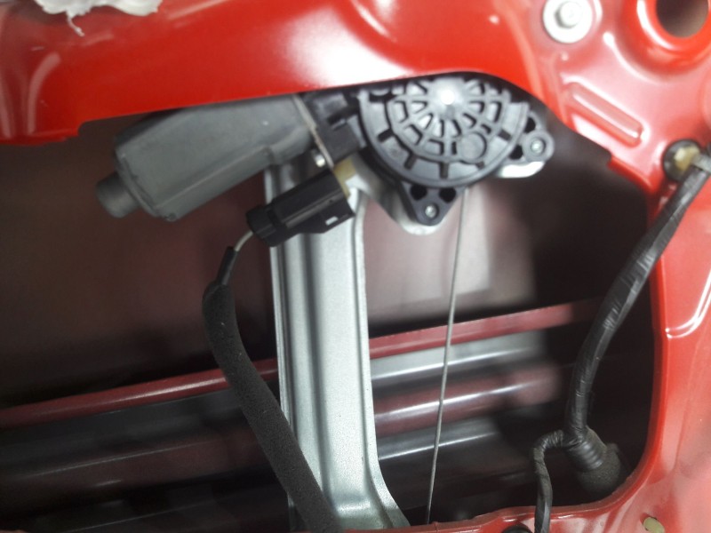 Recambio de elevalunas delantero izquierdo para opel karl (c16) 1.0 referencia OEM IAM 42439342 2 PINS 
