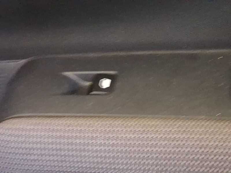 Recambio de mando elevalunas delantero derecho para citroën c3 aircross ii (2r_, 2c_) 1.5 bluehdi 110 referencia OEM IAM 9676229