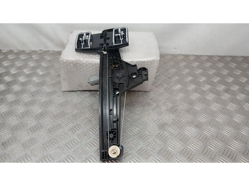 Recambio de elevalunas trasero derecho para peugeot 208 (p2) active pack referencia OEM IAM 9829045580 ELECTRICO 6 PINS 