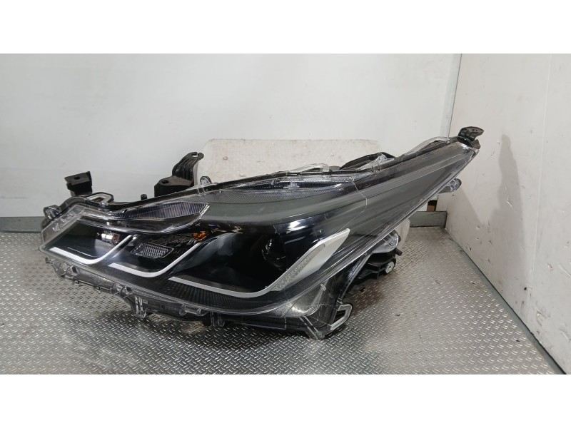Recambio de faro izquierdo para toyota corolla sedán (_e21_) 1.8 vvti hybrid (zwe211, mzea12) referencia OEM IAM 8110B02T31  