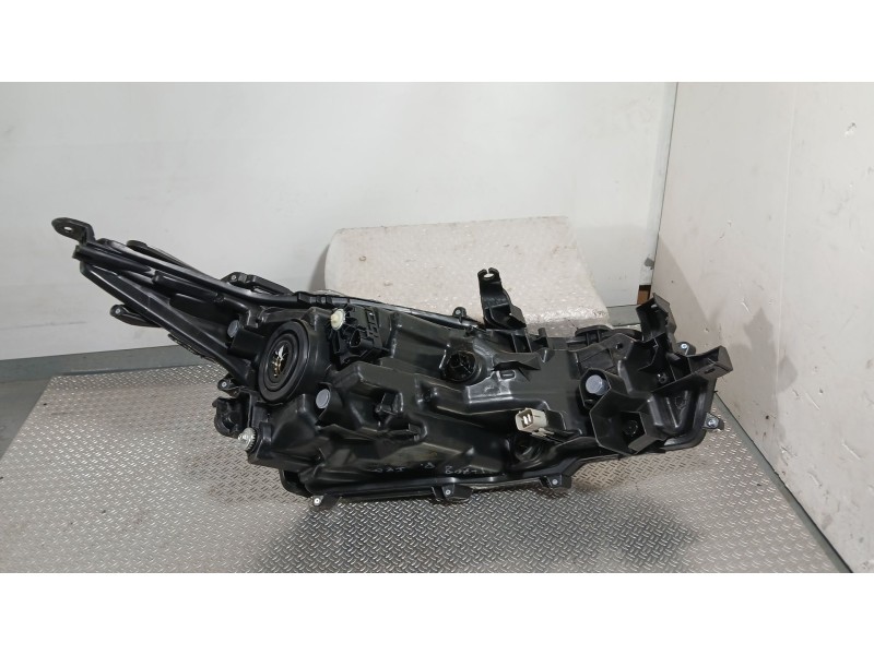 Recambio de faro izquierdo para toyota corolla sedán (_e21_) 1.8 vvti hybrid (zwe211, mzea12) referencia OEM IAM 8110B02T31  