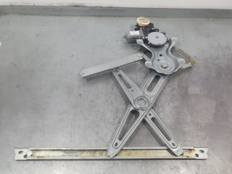 Recambio de elevalunas delantero izquierdo para toyota yaris (_p13_) 1.5 (nsp131_) referencia OEM IAM 857200D360  