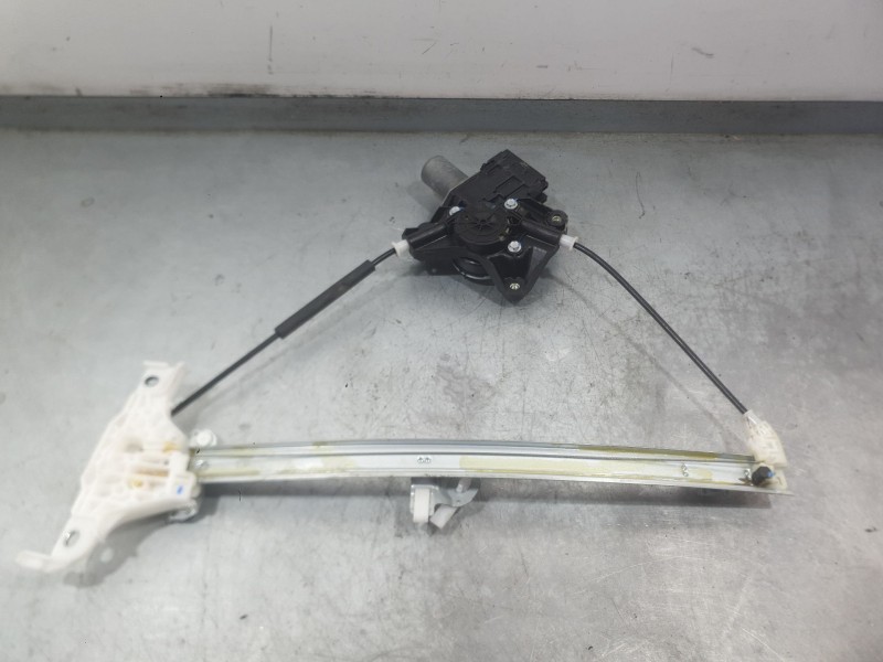 Recambio de elevalunas trasero derecho para toyota yaris (_p21_, _pa1_, _ph1_) 1.5 hybrid (mxph11) referencia OEM IAM 85710K0010