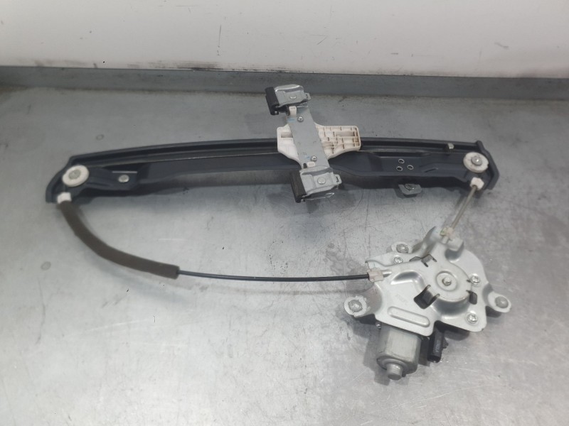 Recambio de elevalunas delantero izquierdo para ssangyong tivoli 1.6 referencia OEM IAM 7231135000  