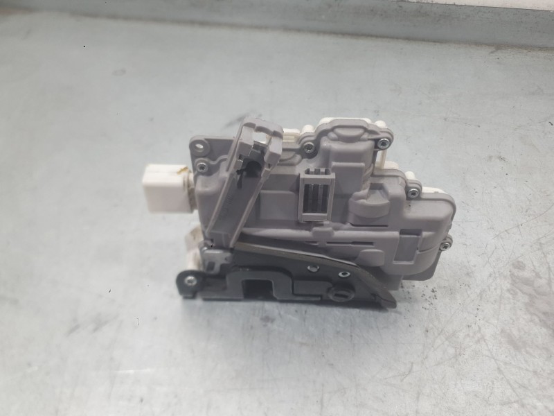 Recambio de cerradura puerta trasera derecha para audi q5 (8rb) 2.0 tdi quattro referencia OEM IAM 8K0839016  
