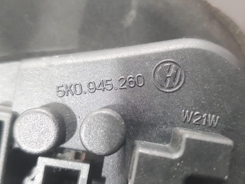 Recambio de piloto trasero derecho interior para volkswagen golf vi (5k1) 1.6 tdi referencia OEM IAM 5K0945260  
