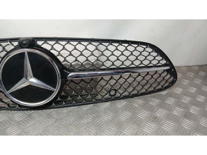 Recambio de rejilla delantera para mercedes-benz clase c (w206) c 300 de (206.208) referencia OEM IAM A0008882300  