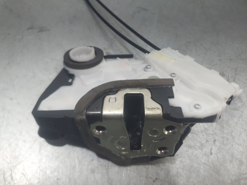 Recambio de cerradura puerta delantera izquierda para toyota yaris (_p13_) 1.5 (nsp131_) referencia OEM IAM 69040K0041  