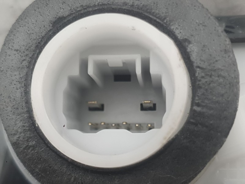 Recambio de cerradura puerta delantera izquierda para toyota yaris (_p13_) 1.5 (nsp131_) referencia OEM IAM 69040K0041  