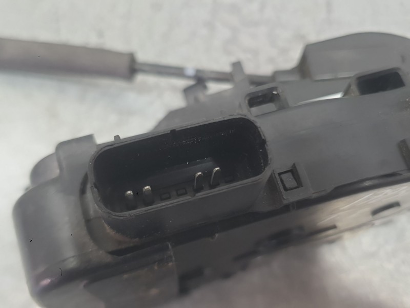Recambio de cerradura puerta trasera izquierda para kia sportage iii (sl) 2.0 crdi referencia OEM IAM 814103U000  
