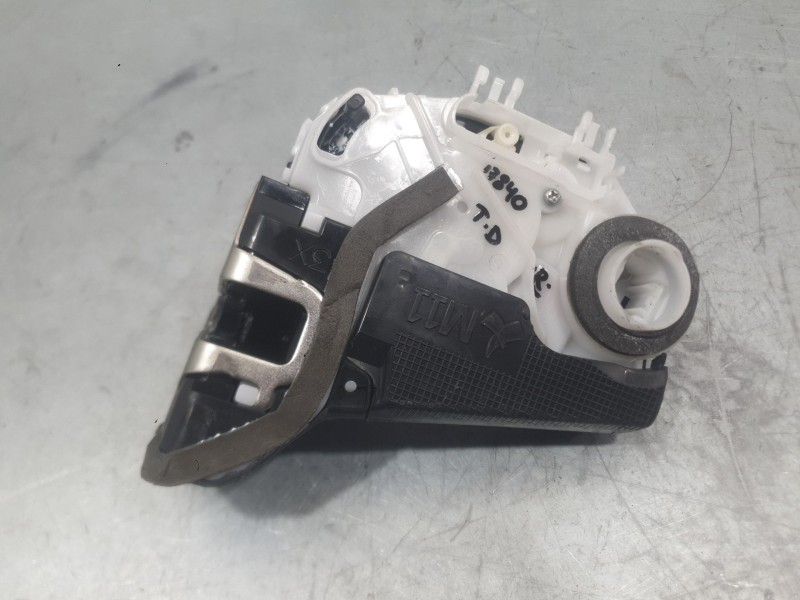 Recambio de cerradura puerta trasera derecha para toyota yaris (_p21_, _pa1_, _ph1_) 1.5 hybrid (mxph11) referencia OEM IAM V511