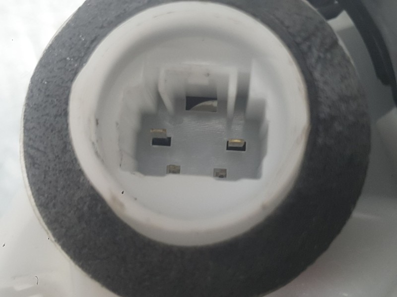 Recambio de cerradura puerta trasera derecha para toyota yaris (_p21_, _pa1_, _ph1_) 1.5 hybrid (mxph11) referencia OEM IAM V511