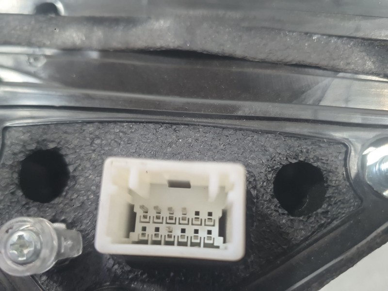 Recambio de retrovisor izquierdo para ssangyong tivoli 1.6 referencia OEM IAM 7895A35220  