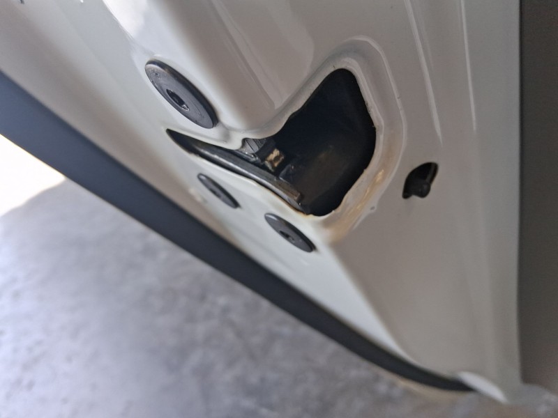 Recambio de cerradura puerta trasera izquierda para renault megane iii hatchback (bz0/1_, b3_) 1.5 dci referencia OEM IAM 825030