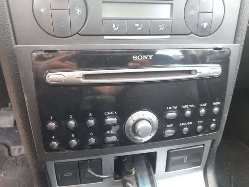 Recambio de sistema audio / radio cd para ford mondeo iii sedán (b4y) 2.0 16v tddi / tdci referencia OEM IAM 2006375  