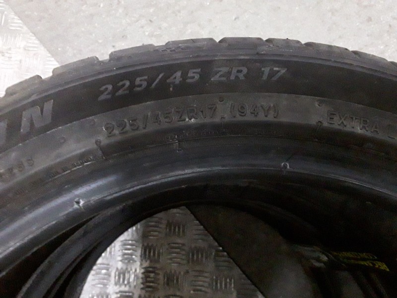 Recambio de neumatico pareja para neumaticos reutilizados - referencia OEM IAM 225451794Y MICHELIN 225/45/17/94Y